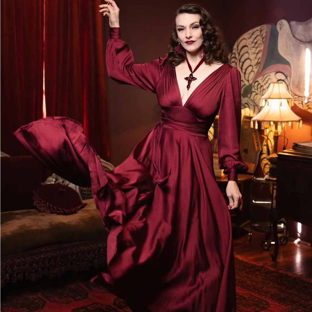 GENE DRESS - SCARLET STARLET Elegant Burgundy Gown